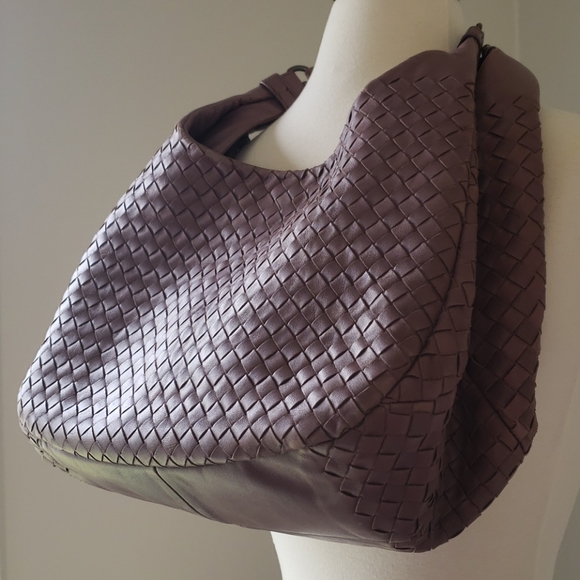 Bottega Veneta Classic Intrecciato Woven Purse - Picture 2 of 11